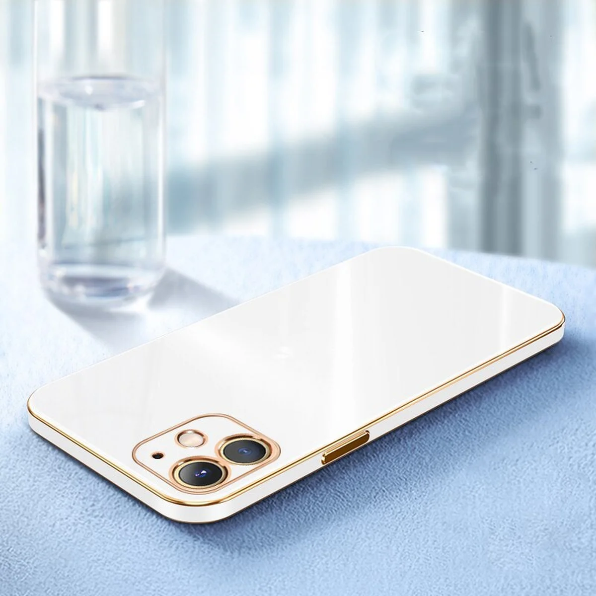 Силиконовый чехол "XINLI" белый для iPhone 12