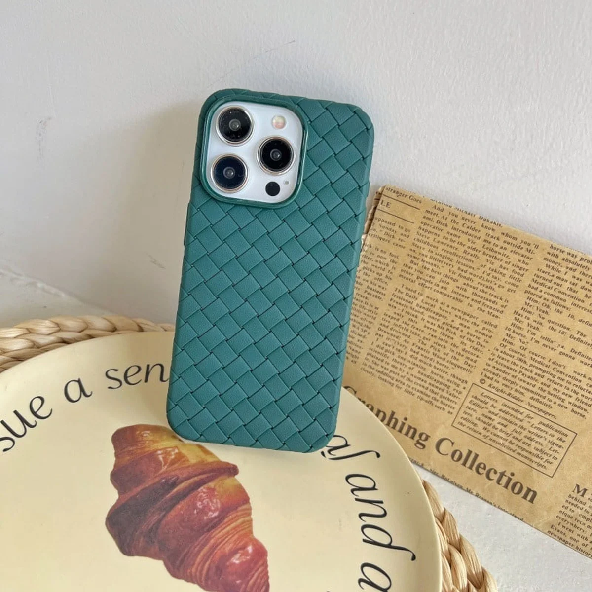 Силиконовый чехол "Weaving" зеленый для iPhone 13 Pro Max