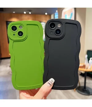 Силиконовый чехол "Candy Wavy" для Apple iPhone 15 Зеленый Силиконовый чехол "Candy Wavy" для Apple iPhone 15 Зеленый