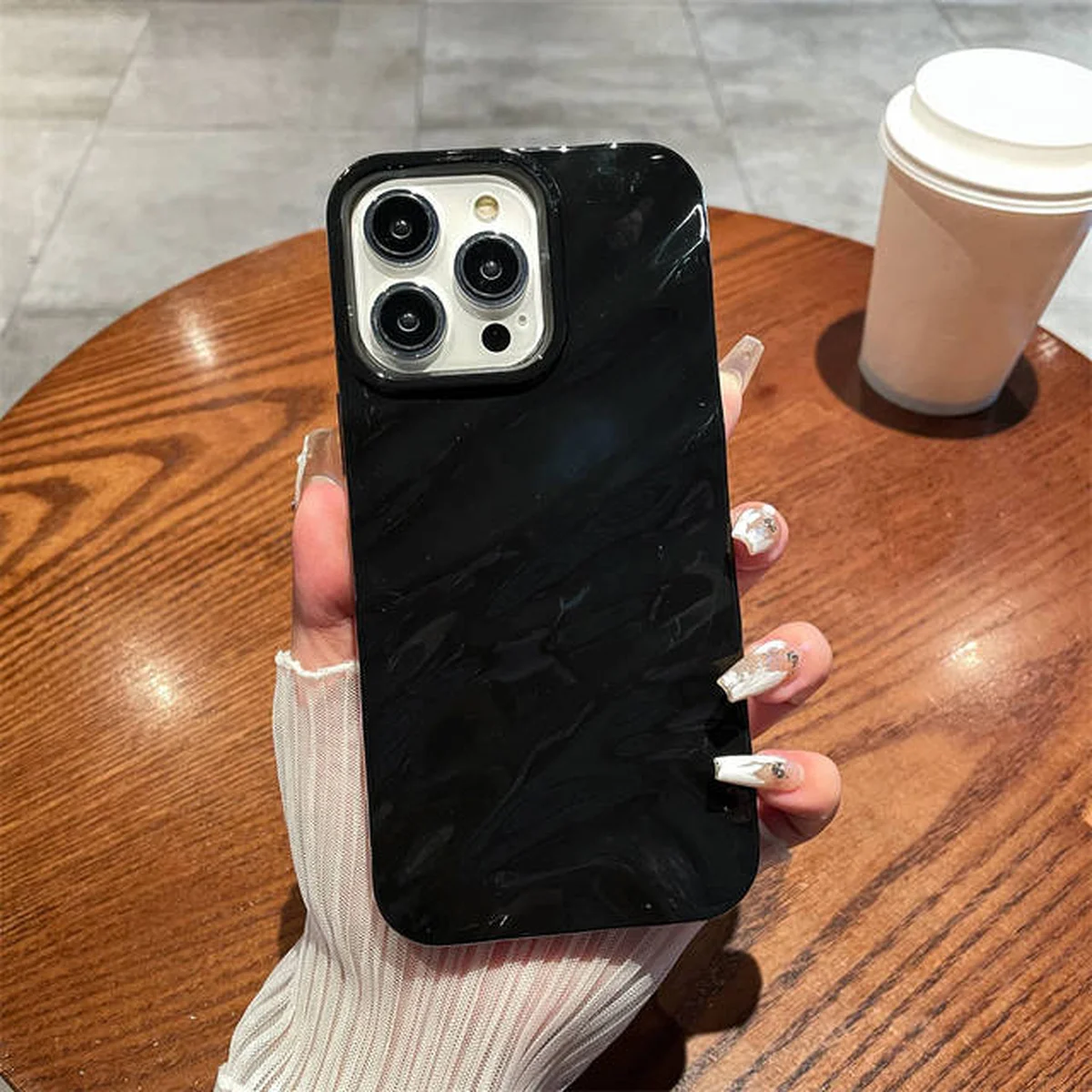 Силиконовый чехол "Silk Wavy" для iPhone 14 Pro Черный