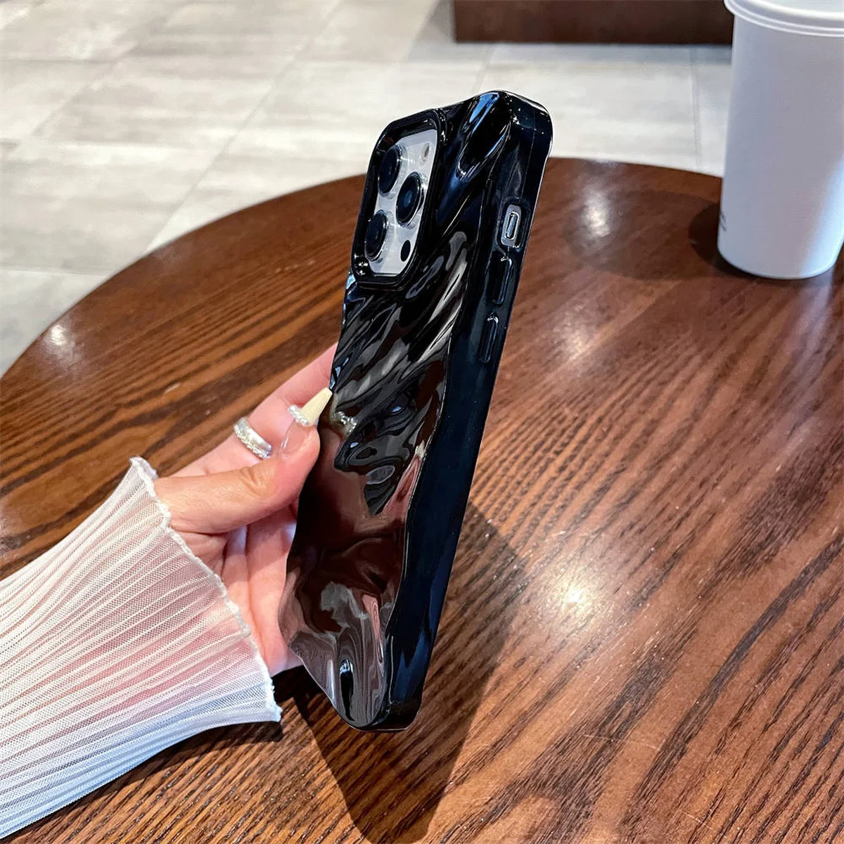 Силиконовый чехол "Silk Wavy" для iPhone 14 Pro Черный