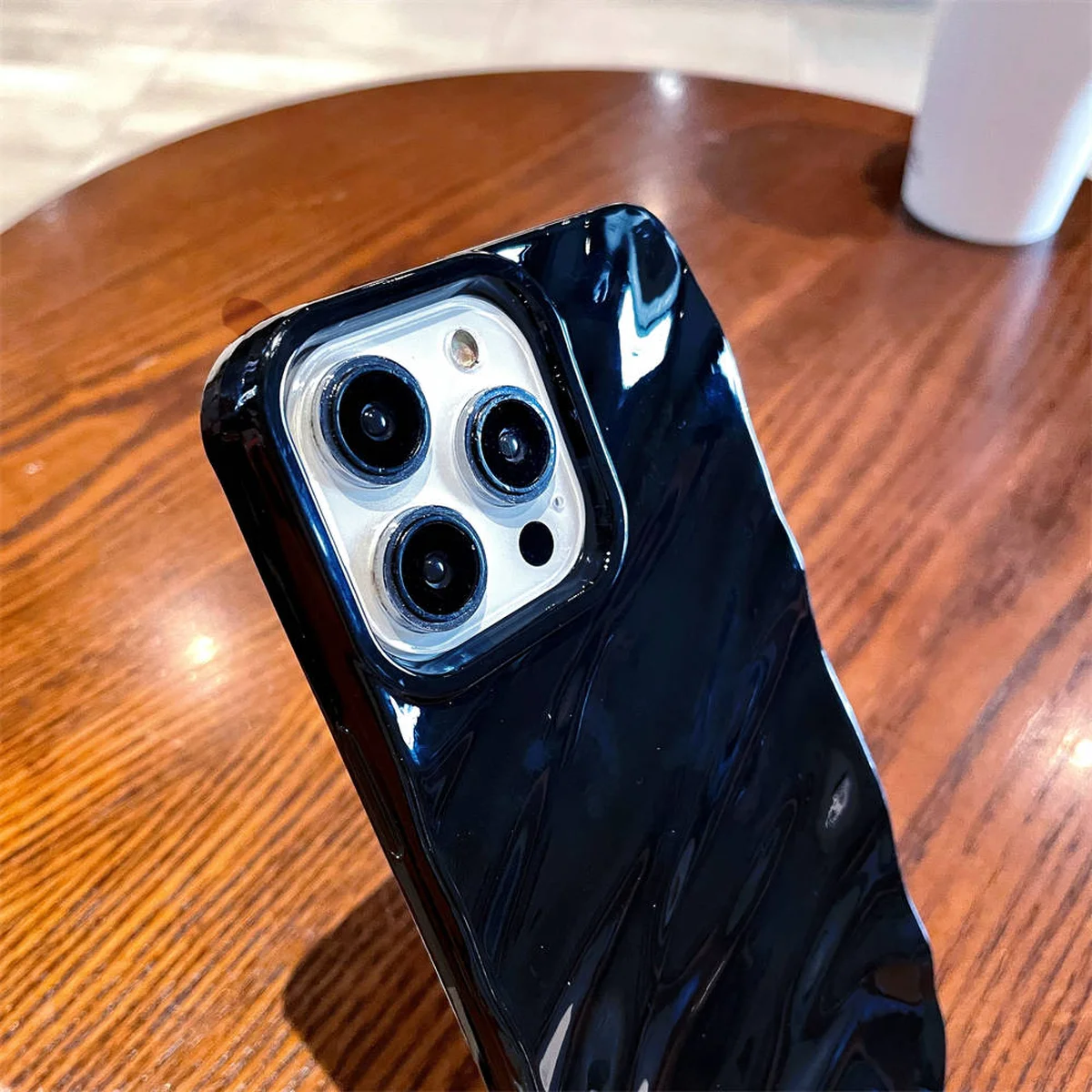 Силиконовый чехол "Silk Wavy" для iPhone 14 Pro Max Черный