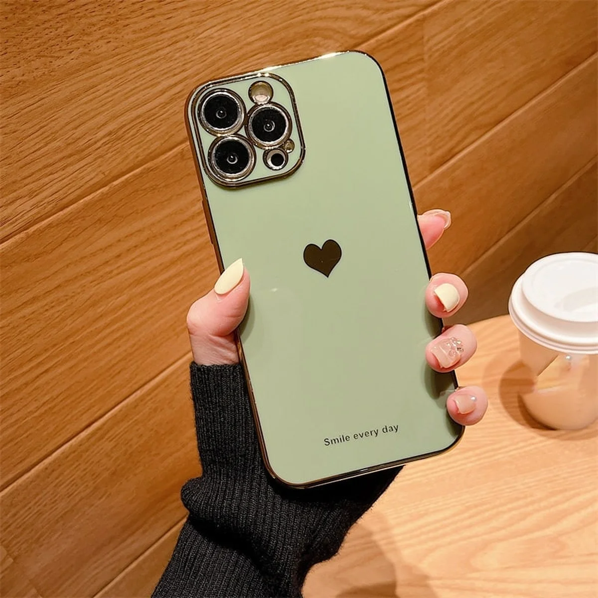 Силиконовый чехол "Aesthetic Love" для iPhone 15 Pro Фисташковый