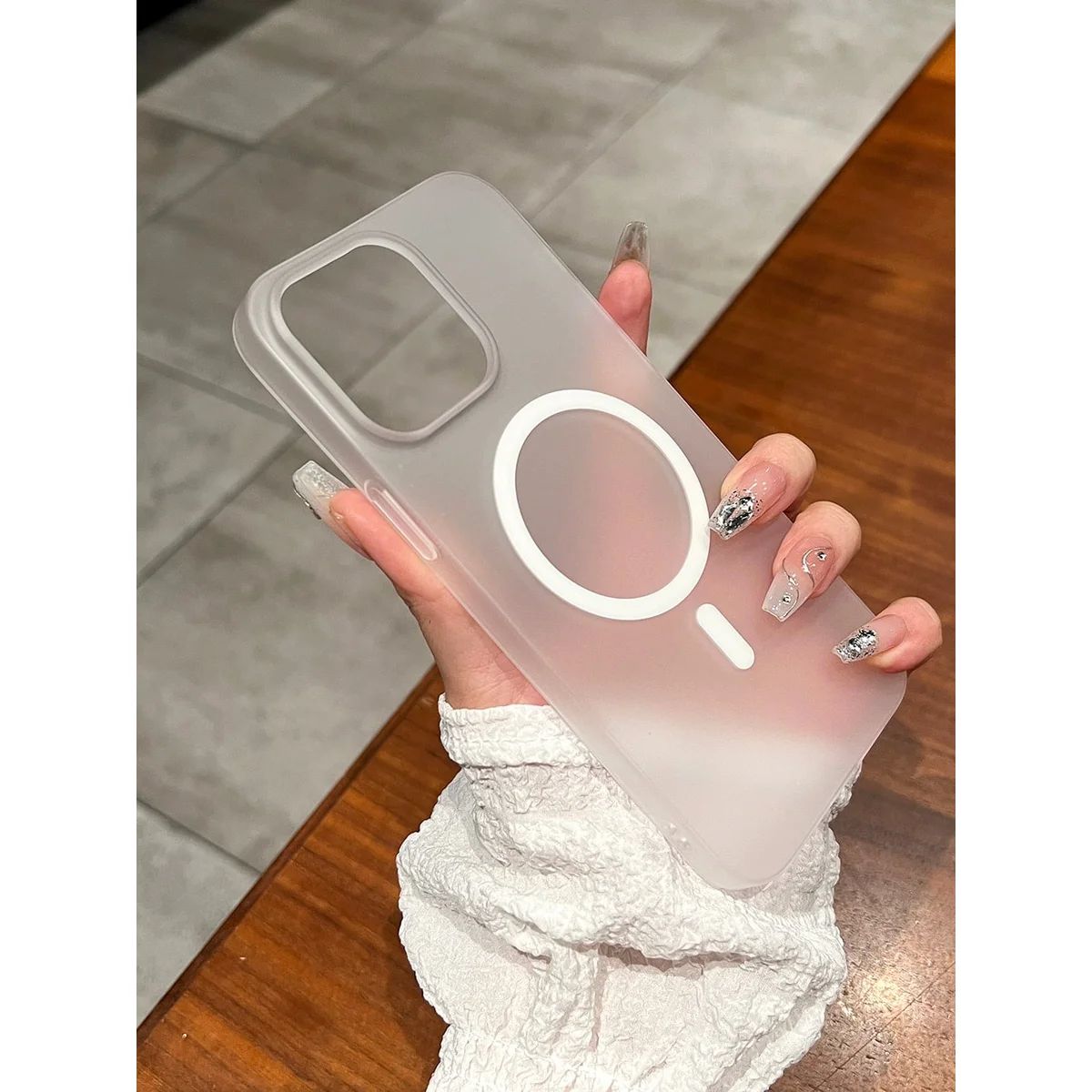 Пластиковий чохол "Luxury Ultra Thin Matte" with MagSafe для Apple iPhone 15 Pro Білий