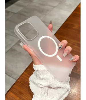 Пластиковый чехол "Luxury Ultra Thin Matte" with MagSafe для Apple iPhone 15 Pro Белый Пластиковый чехол "Luxury Ultra Thin Matte" with MagSafe для Apple iPhone 15 Pro Белый