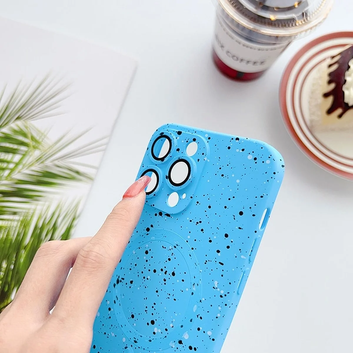 Силіконовий чохол "Silicone Dotted" with MagSafe для Apple iPhone 15 Pro Блакитний