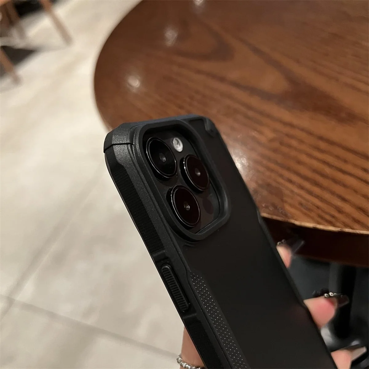 Противоударный чехол "Translucent Armor" для iPhone 14 Pro Черный