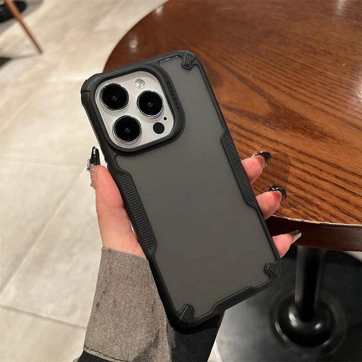 Противоударный чехол "Translucent Armor" для iPhone 14 Pro Черный