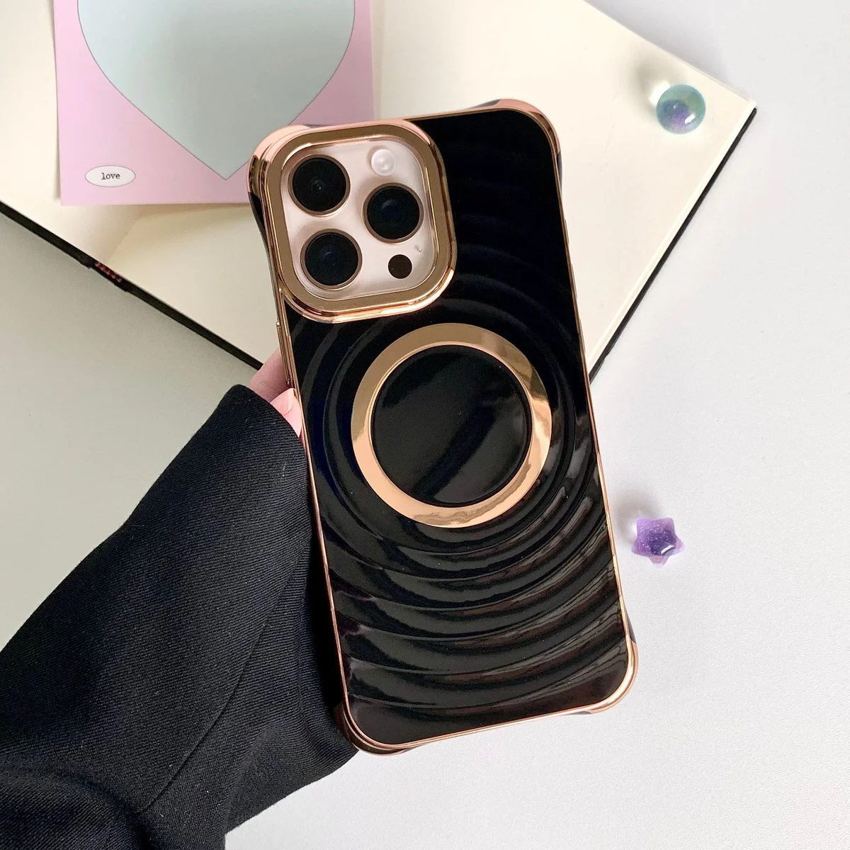 Силиконовый чехол "Luxury Shine" with MagSafe для iPhone 15 Pro Черный