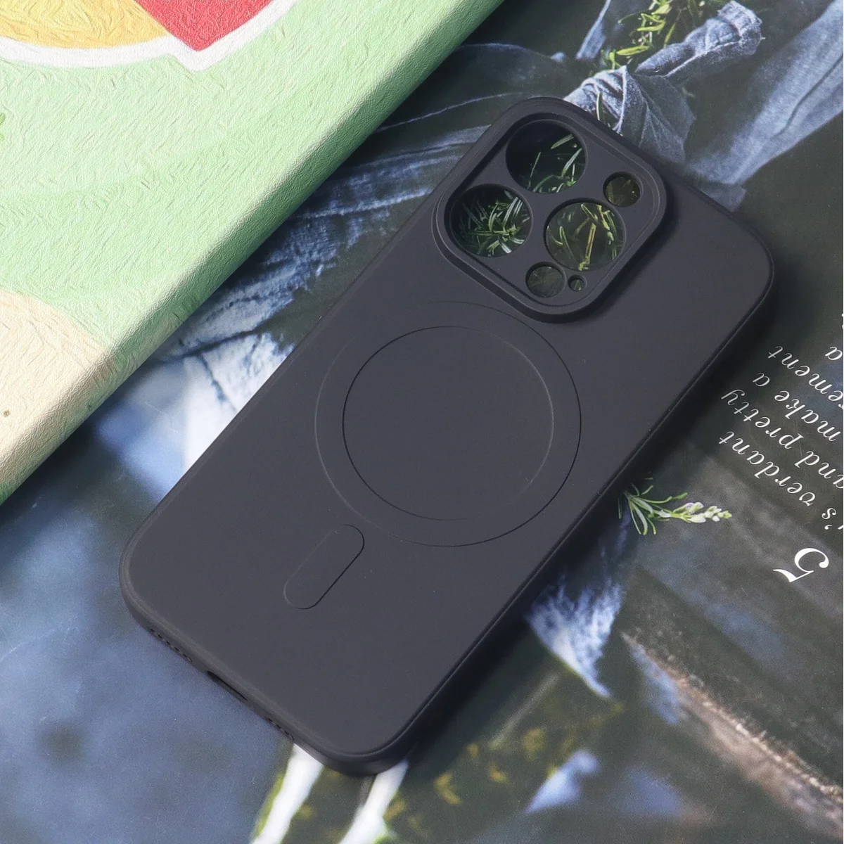 Силиконовый чехол "Silicone Matte" with MagSafe для Apple iPhone 14 Pro Черный