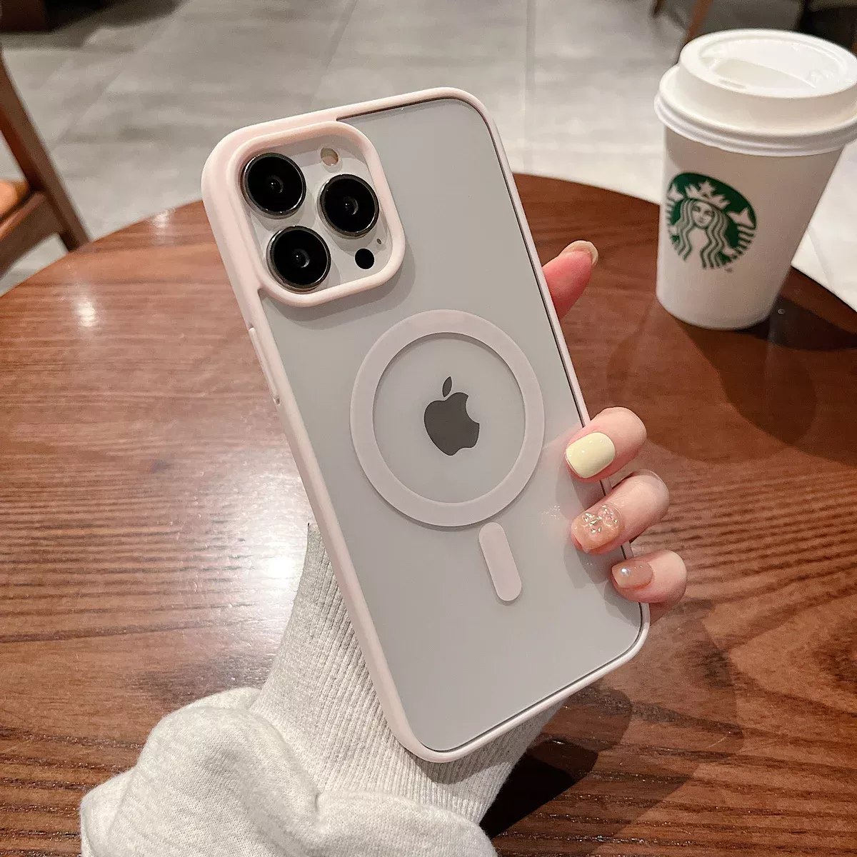 Силиконовый чехол "Luxury Acrylic" with MagSafe для Apple iPhone 15 Pro Светло-розовый