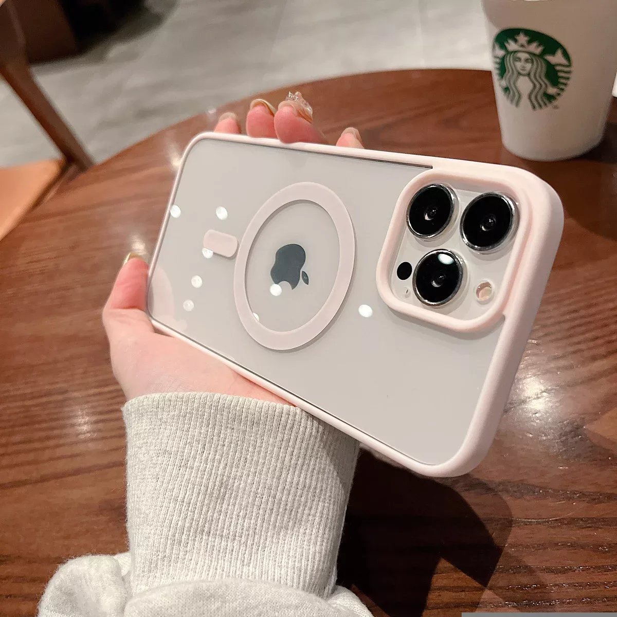 Силиконовый чехол "Luxury Acrylic" with MagSafe для Apple iPhone 15 Pro Светло-розовый