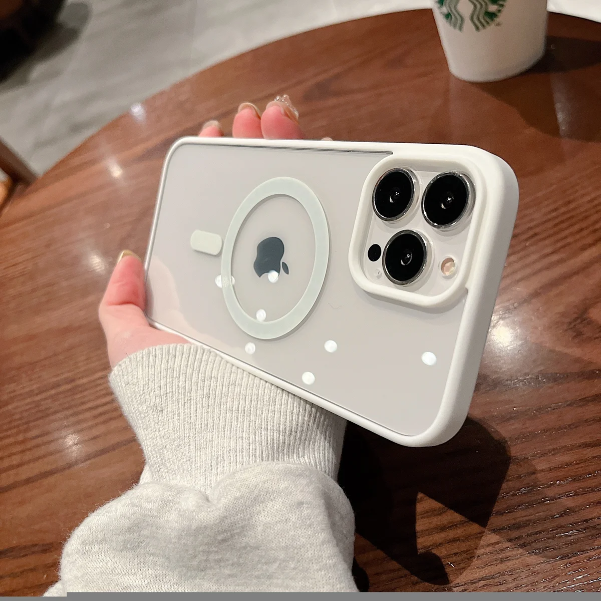 Силиконовый чехол "Luxury Acrylic" with MagSafe для Apple iPhone 15 Pro Белый