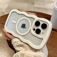 Силиконовый чехол "Wavy Lines" with MagSafe для Apple iPhone 14 Pro Белый