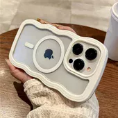 Силиконовый чехол "Wavy Lines" with MagSafe для Apple iPhone 15 Pro Max Белый