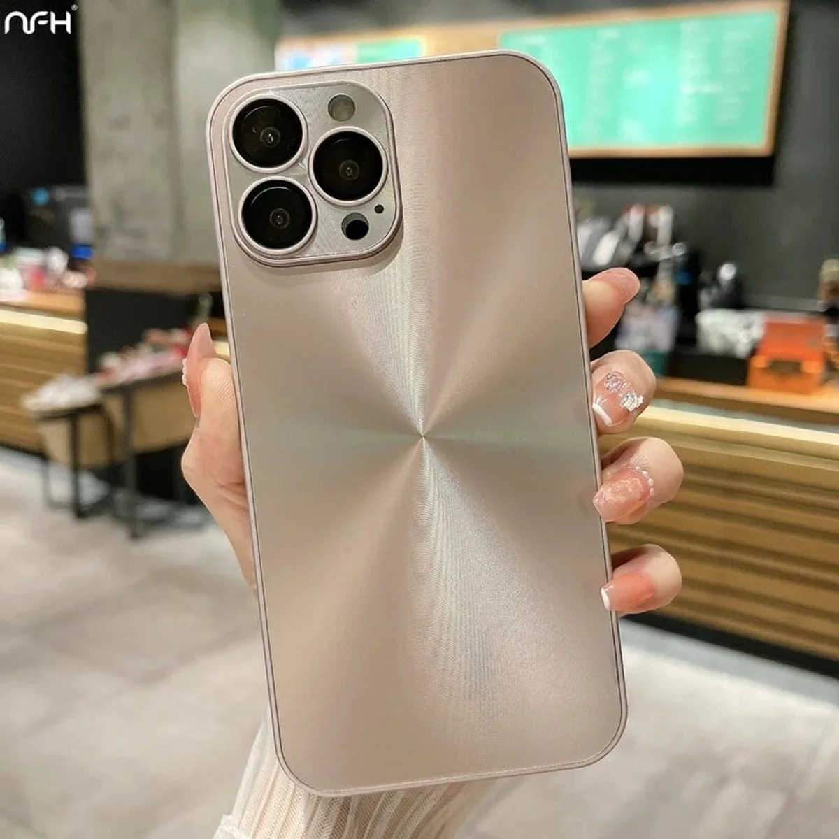 Силиконовый чехол "CD Line" для iPhone 15 Pro Золотой