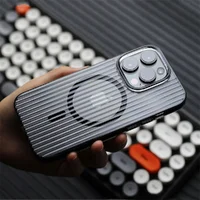 Пластиковый чехол "Luxury Corrugated" with MagSafe для Apple iPhone 14 Pro Max Черный