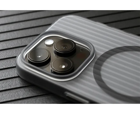 Пластиковый чехол "Luxury Corrugated" with MagSafe для Apple iPhone 15 Pro Max Черный