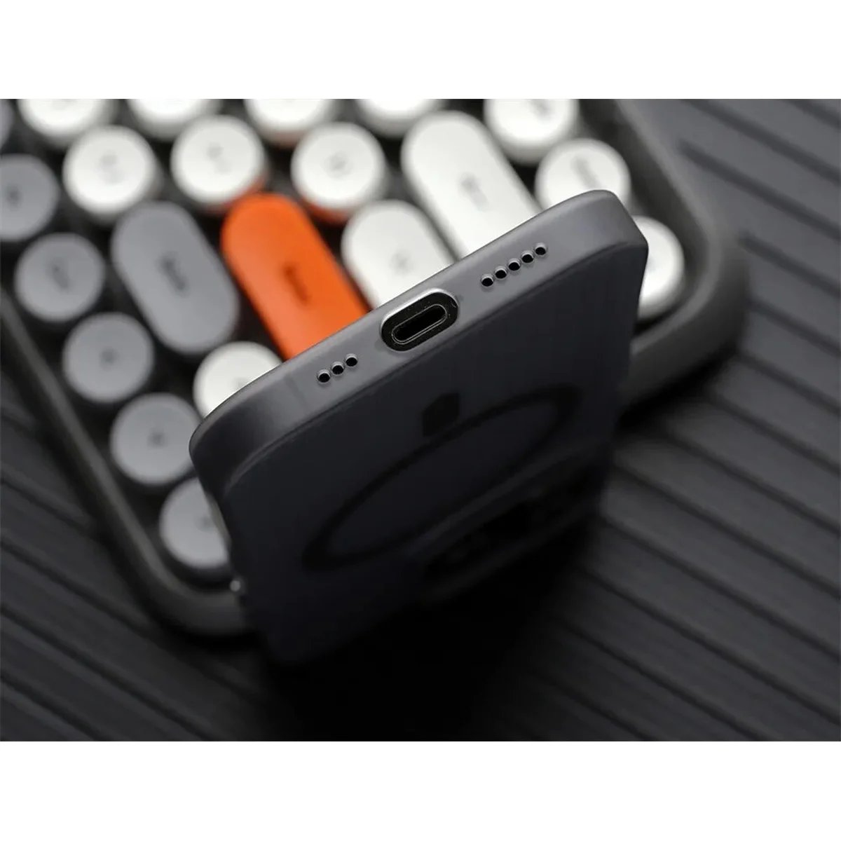 Пластиковый чехол "Luxury Corrugated" with MagSafe для Apple iPhone 14 Pro Max Прозрачный