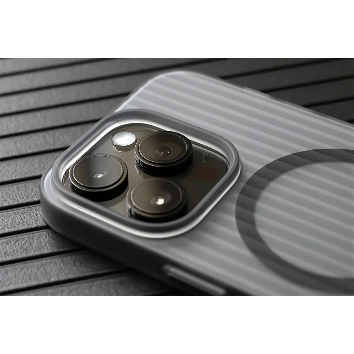 Пластиковий чохол "Luxury Corrugated" with MagSafe для Apple iPhone 14 Pro Max Чорний