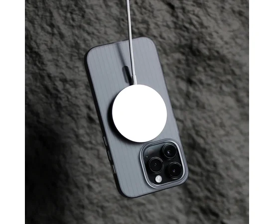 Пластиковый чехол "Luxury Corrugated" with MagSafe для Apple iPhone 15 Pro Max Черный