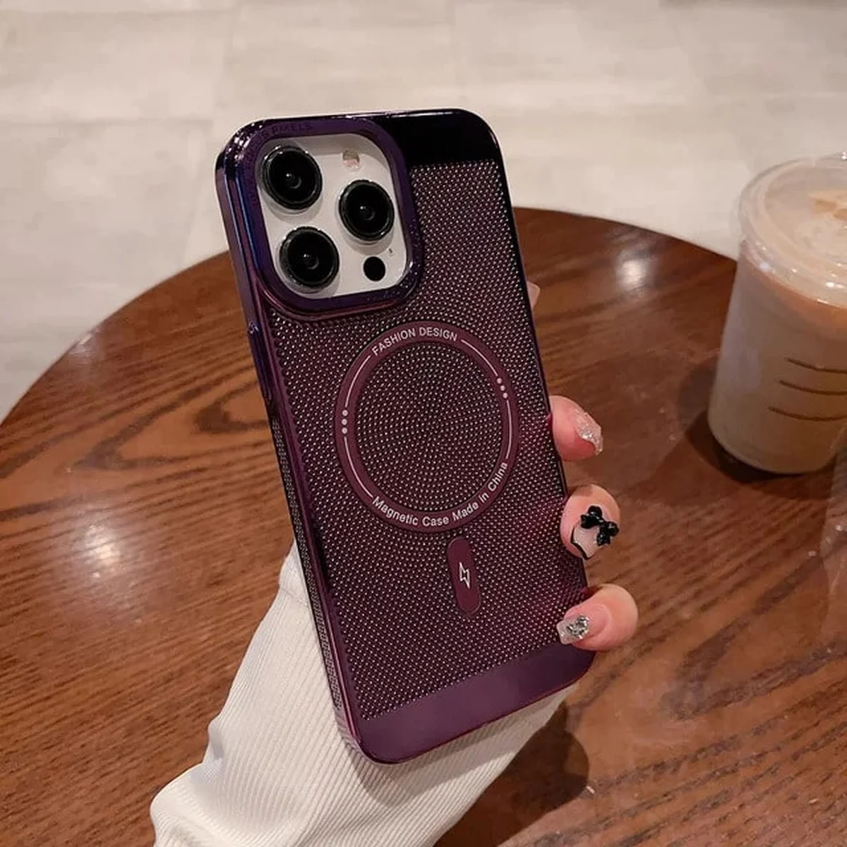 Пластиковый чехол "Breathable Mesh" with MagSafe для Apple iPhone 15 Pro Max Темно-фиолетовый