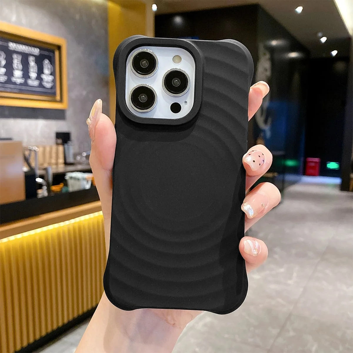 Силиконовый чехол "Water Ripple" with MagSafe для Apple iPhone 15 Pro Max Черный