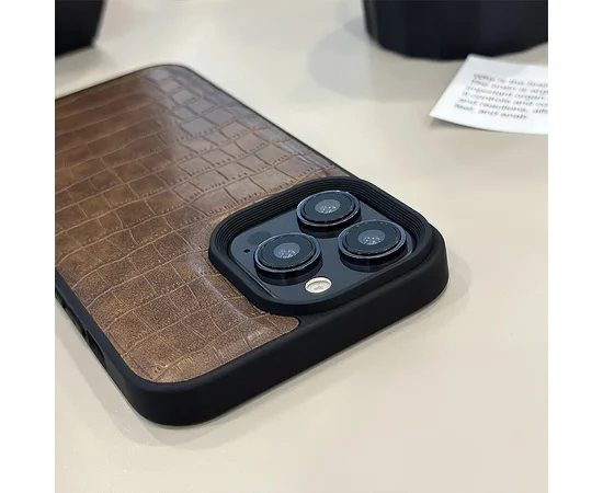 Кожаный чехол "Crocodile Pattern" для Apple iPhone 15 Pro Коричневый