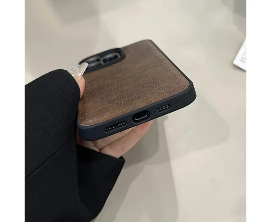 Кожаный чехол "Crocodile Pattern" для Apple iPhone 15 Pro Коричневый