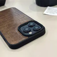 Кожаный чехол "Crocodile Pattern" для Apple iPhone 15 Pro Коричневый