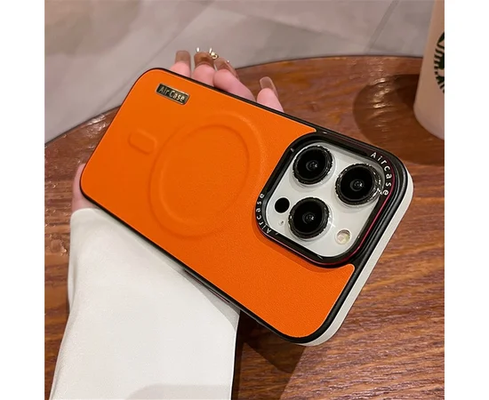 Пластиковый чехол "UltraThin Air Case" with MagSafe для Apple iPhone 15 Pro Оранжевый