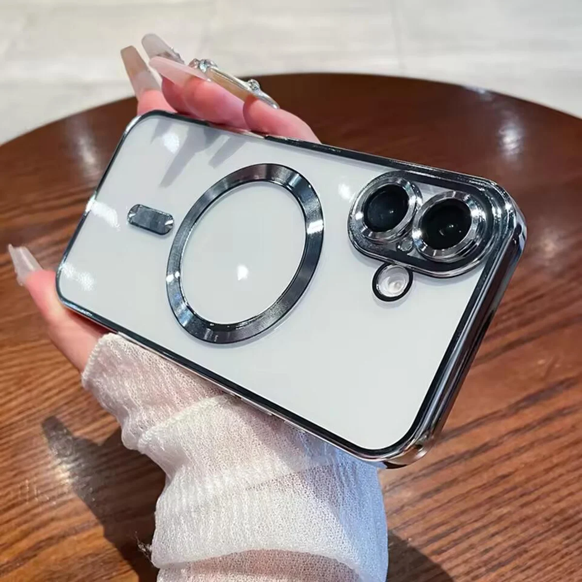 Силиконовый чехол "Transparent Plating" with MagSafe для Apple iPhone 16 Серебряный