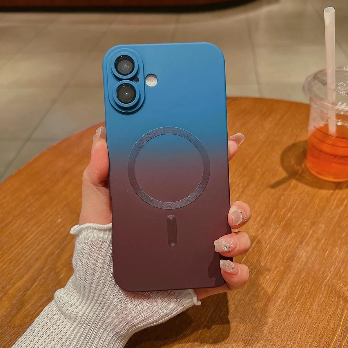 Силиконовый чехол "Luxury Gradient" with MagSafe для Apple iPhone 16 Сине-бордовый