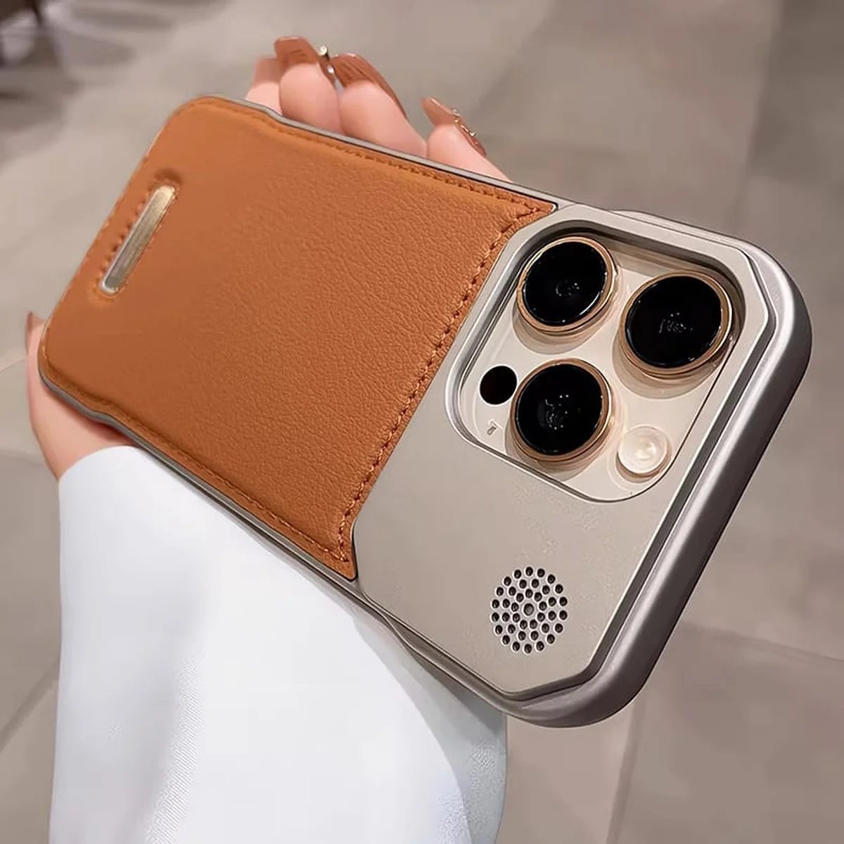 Пластиковый чехол "ArmorLine Leather" для Apple iPhone 15 Pro Коричневый