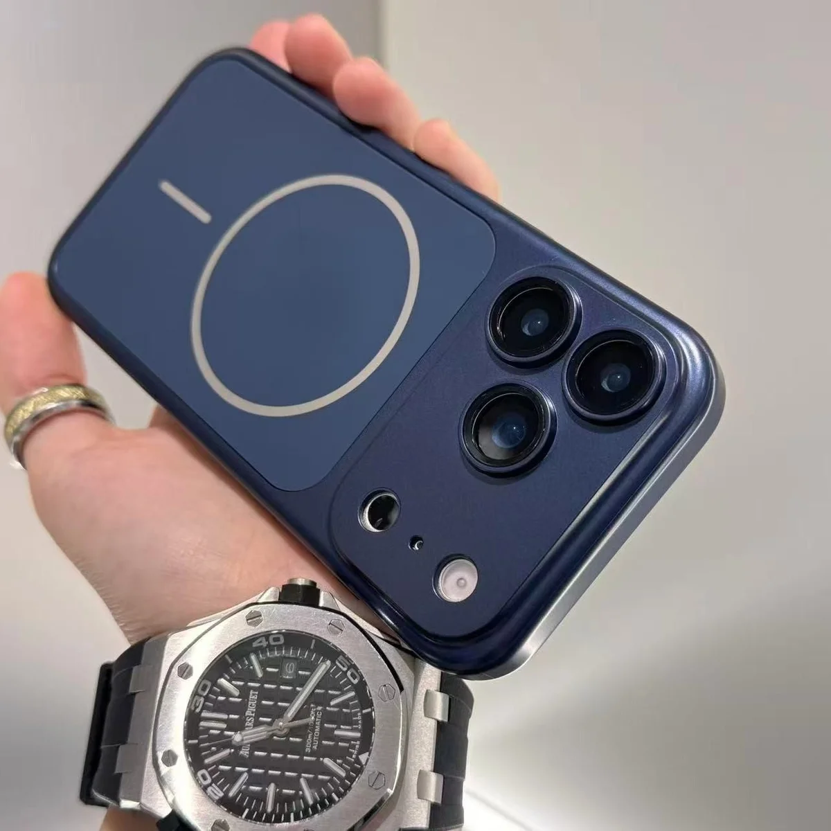 Силиконовый чехол "AG Glass Shield" with MagSafe для Apple iPhone 17 Pro Max Синий