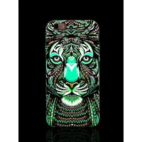 Силиконовый светящийся 3D чехол "Тигр" для iPhone 6/6S
