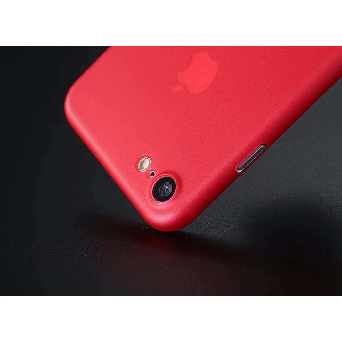 Ультратонкий пластиковый чехол "Ultrathin 0.3mm" красный для iPhone 7/8