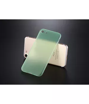 Ультратонкий пластиковый чехол "Ultrathin 0.3mm" зеленый для iPhone 7/8