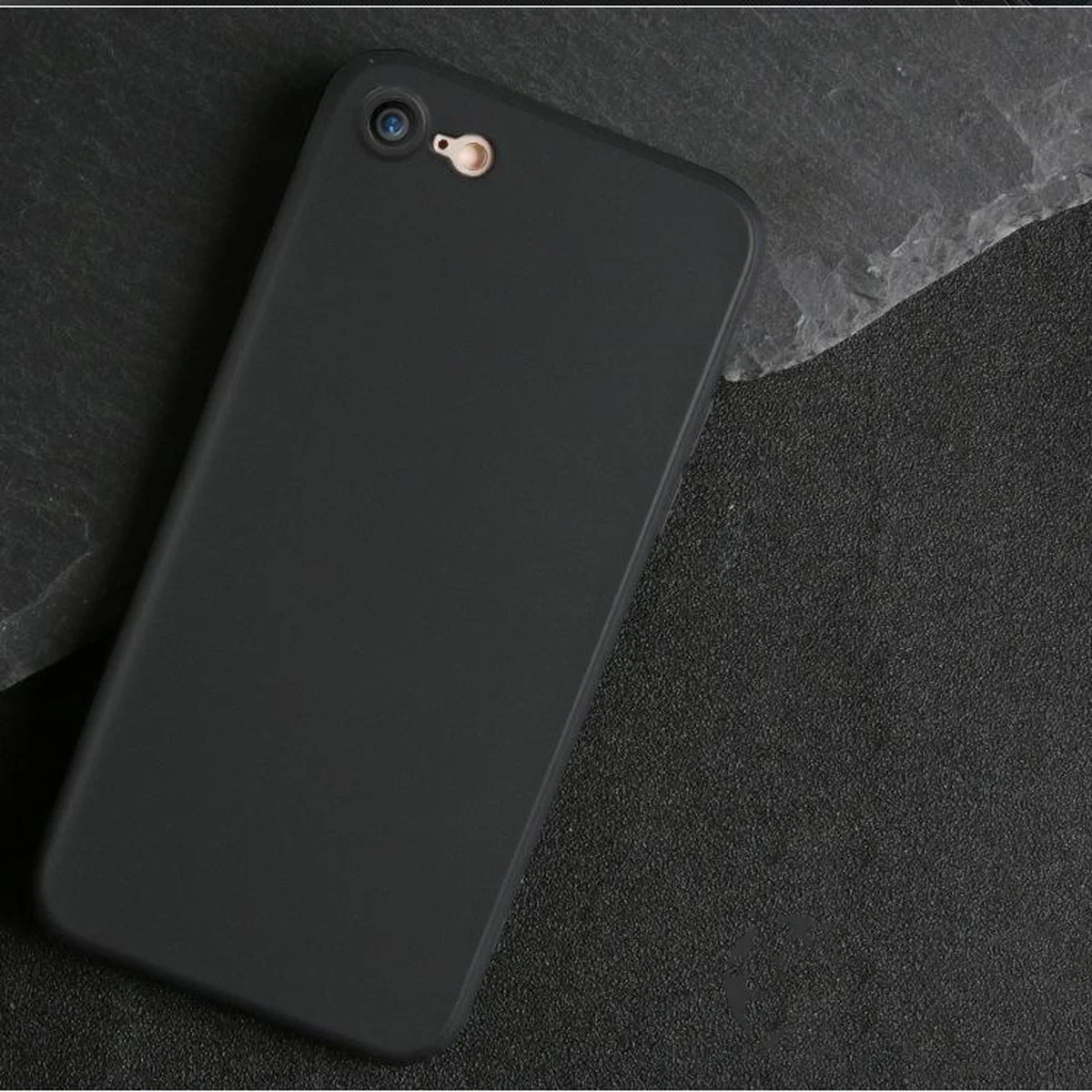 Чехол "Matt" силиконовый для iPhone 7/8 черный