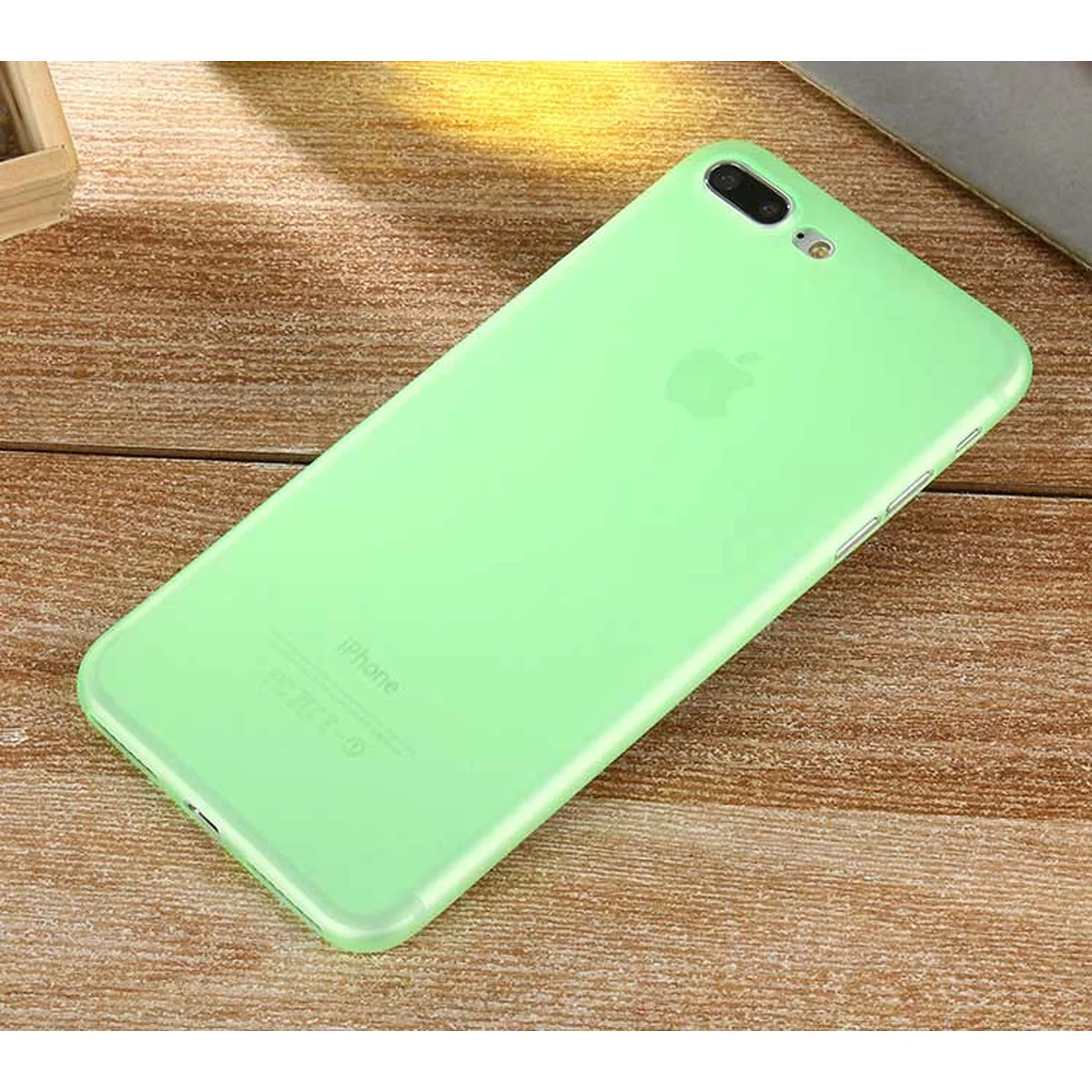 Ультратонкий пластиковый чехол "Ultrathin 0.3mm" зеленый для iPhone 7 Plus/8 Plus