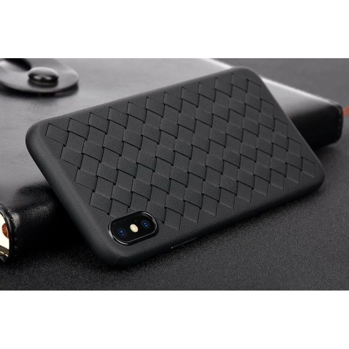 Чехол "Weaving" силиконовый для iPhone X/XS черный