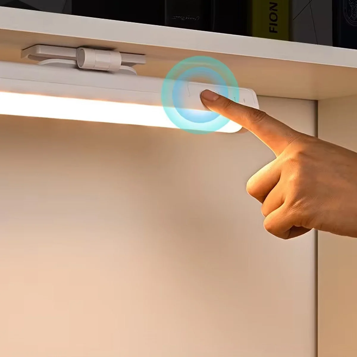 Сенсорный светильник LED с датчиком движения MZ-L3001 Swivel (37*35*280mm) White