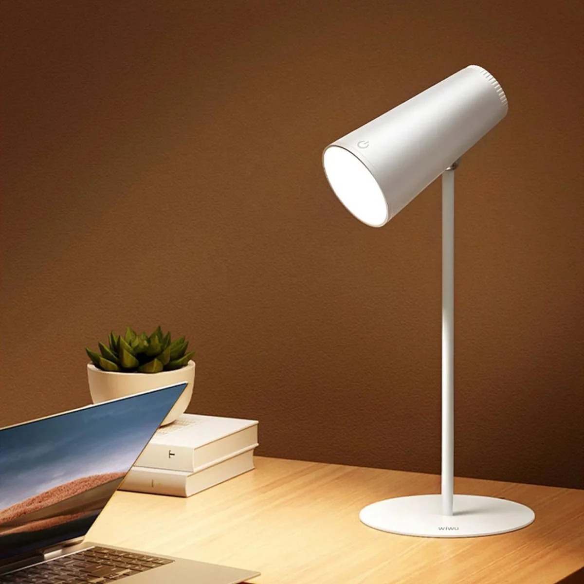 Настольная LED лампа WIWU Wi-D8 Desk Lamp 4 in1 Intelligent Magnetic Light White