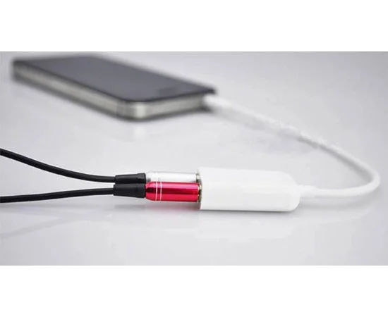 Кабель-перехідник Jack 3.5 M / 2 F білий