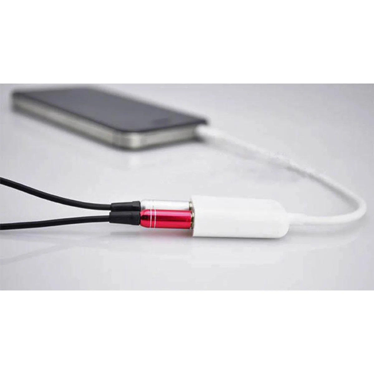 Кабель-перехідник Jack 3.5 M / 2 F білий