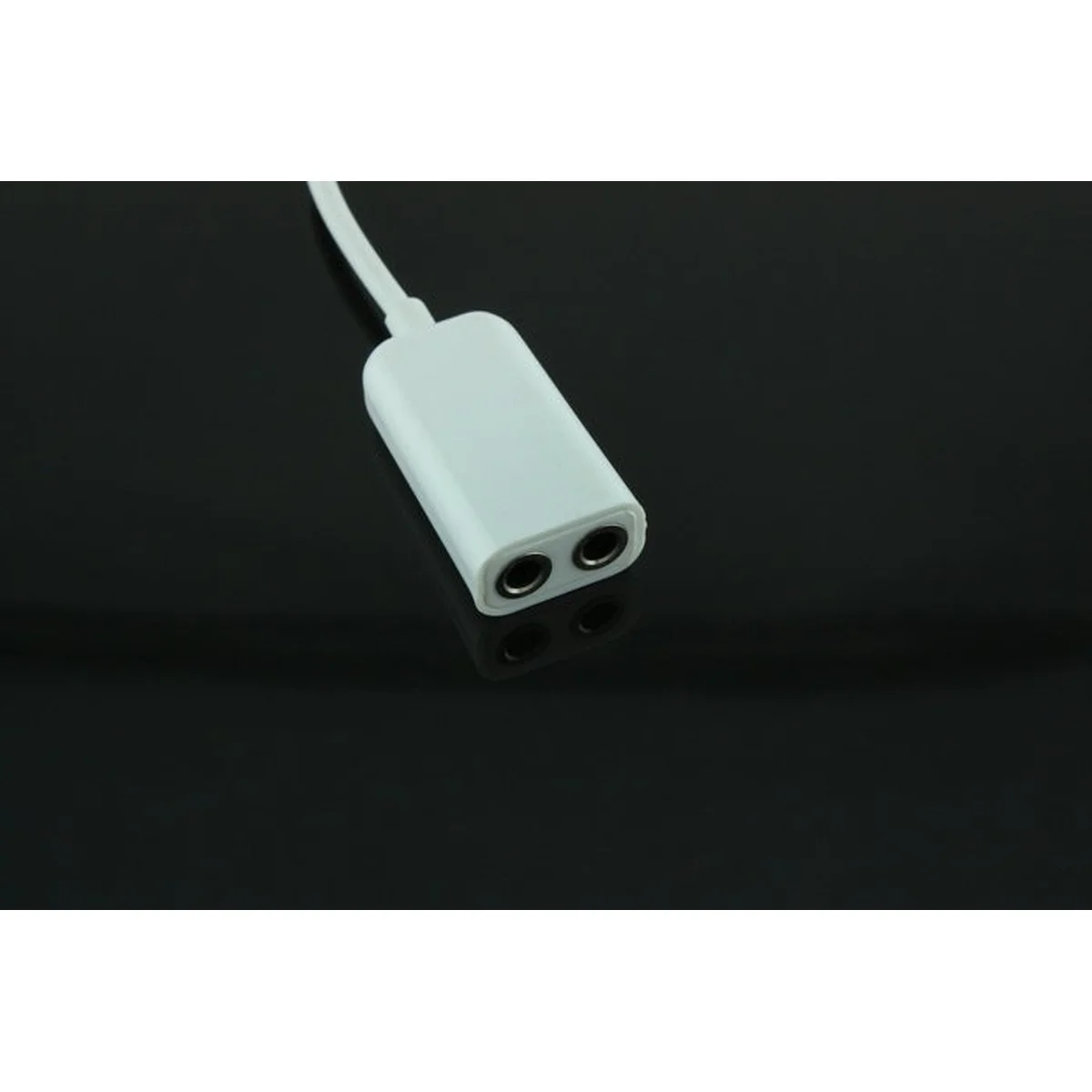 Кабель-перехідник Jack 3.5 M / 2 F білий