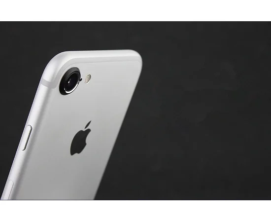 Защита камеры черная для iPhone 7/8