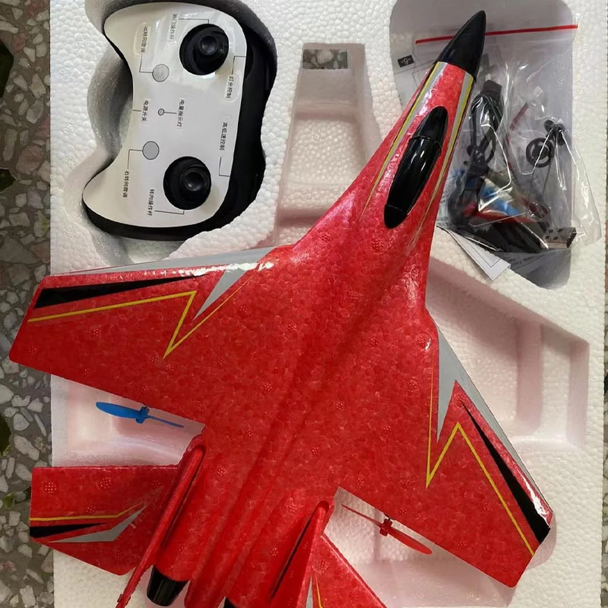 Самолет на радиоуправлении SCHE HW33 New Foam Red