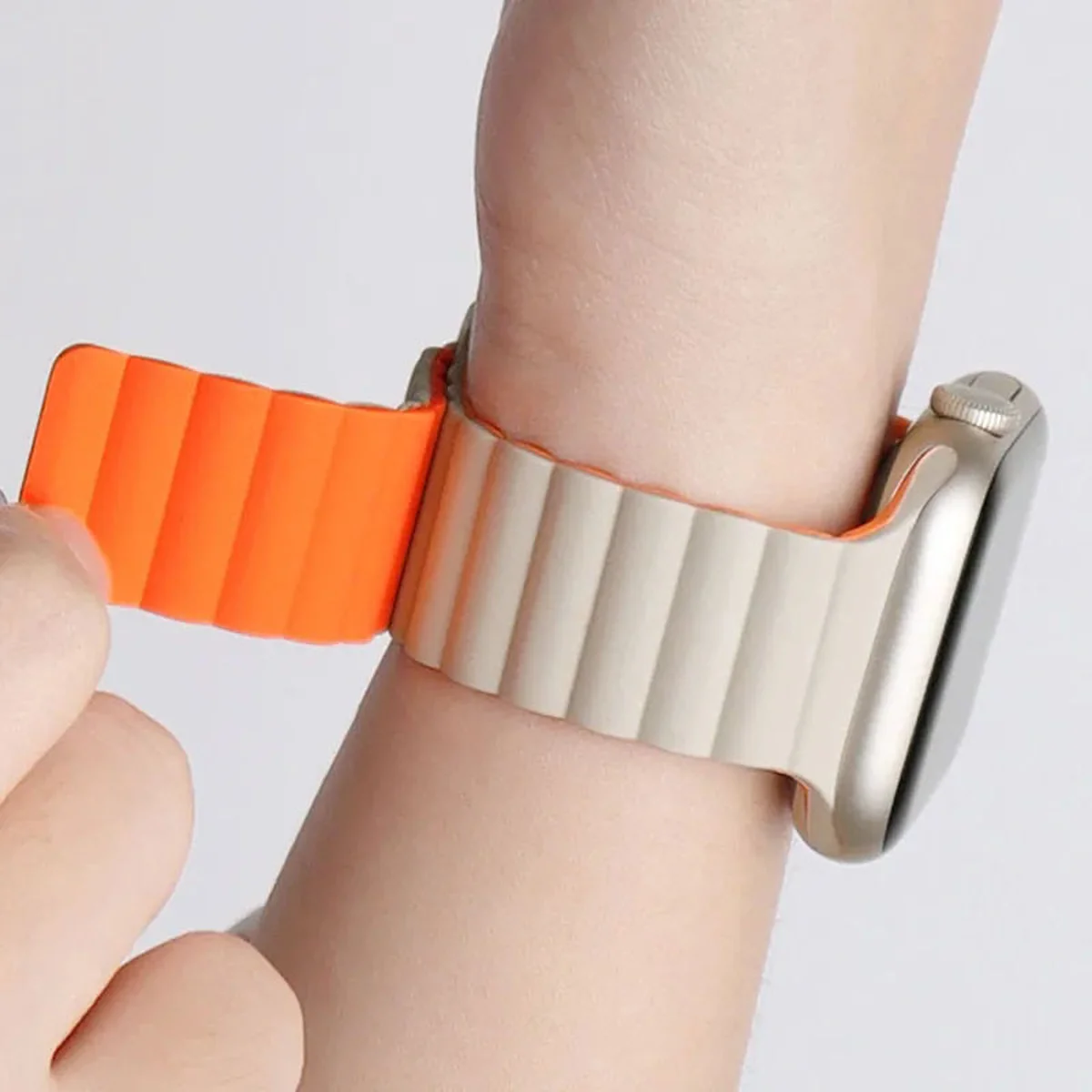 Ремешок BlueO Magnetic Silicone для Apple Watch 42(ser.1-3)/44/45/46/49mm White / Orange