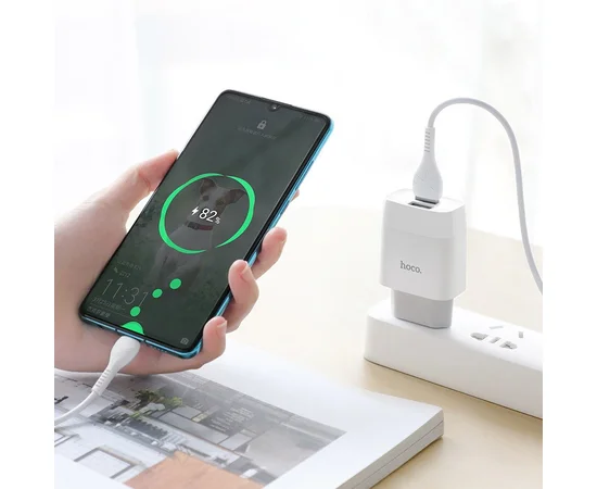 СЗУ HOCO C73A (2USB/2.4A) + Type-C Белый